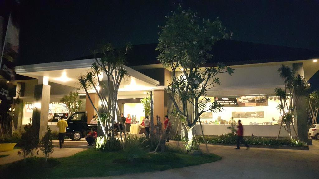 Kampoeng Nelayan Hotel Palu Exterior photo